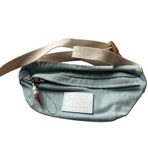 LEVI'S Sling Bag